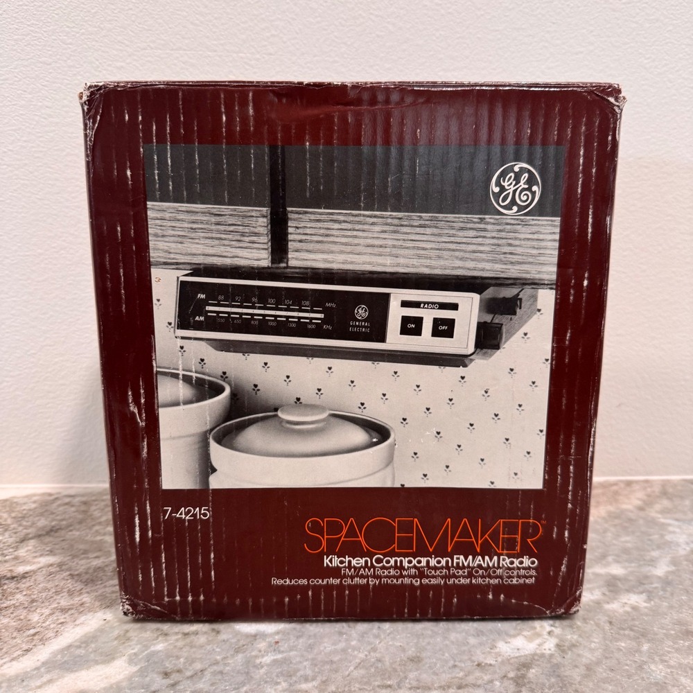 GE Spacemaker Kitchen Companion FM/AM Under Cabinet Radio Woodgrain 7-4215 NOS